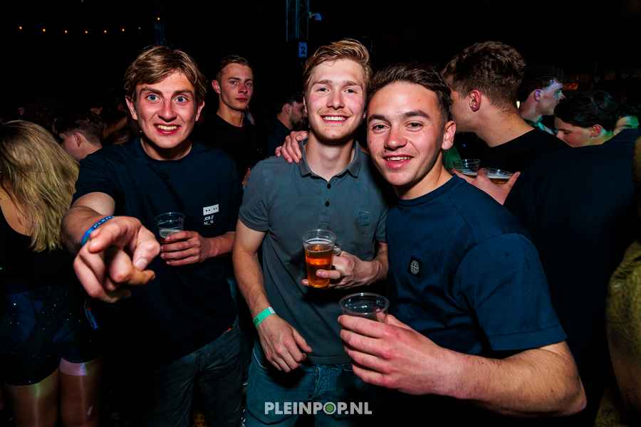 Publiek Bewerkt    (98)